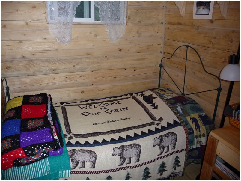 Interior, Tikaani's Den